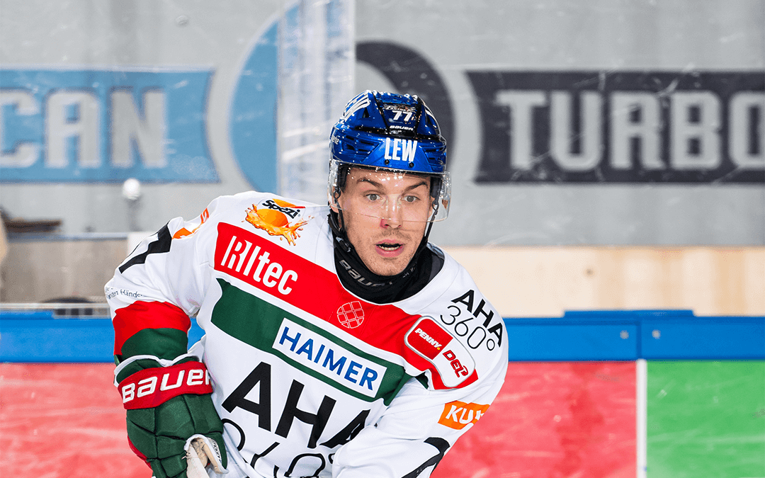 Der neue DEG-Stürmer Luca Tosto. Hier noch im Trikot seines alten Arbeitgebers; der Augsburger Panther.