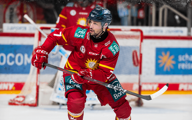 DEG-Sinan Akdağ auf dem Eis.