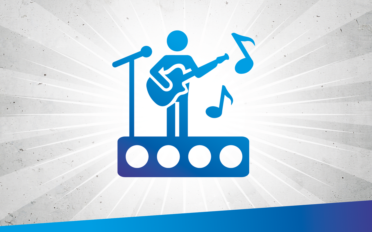 Ein Gitarrist steht auf einer Bühne und macht Musik. Dieses Symbolbild ist im typischen Antenne-Blau gehalten.