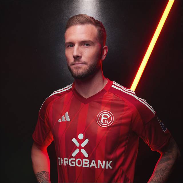 Fortuna-Kapitän Andre Hoffmann im roten Heimtrikot.