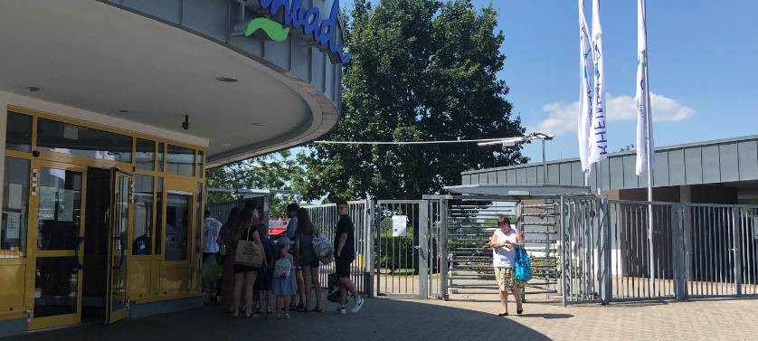 Wieder Polizeieinsatz am Rheinbad