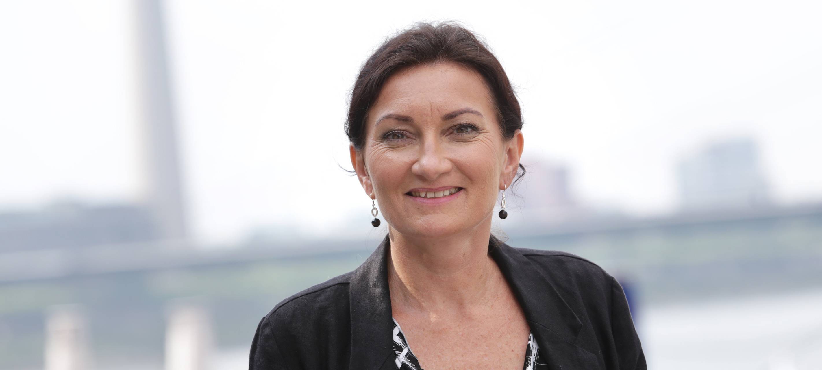 Stadt blockiert Obdachlose mit großen Steinen