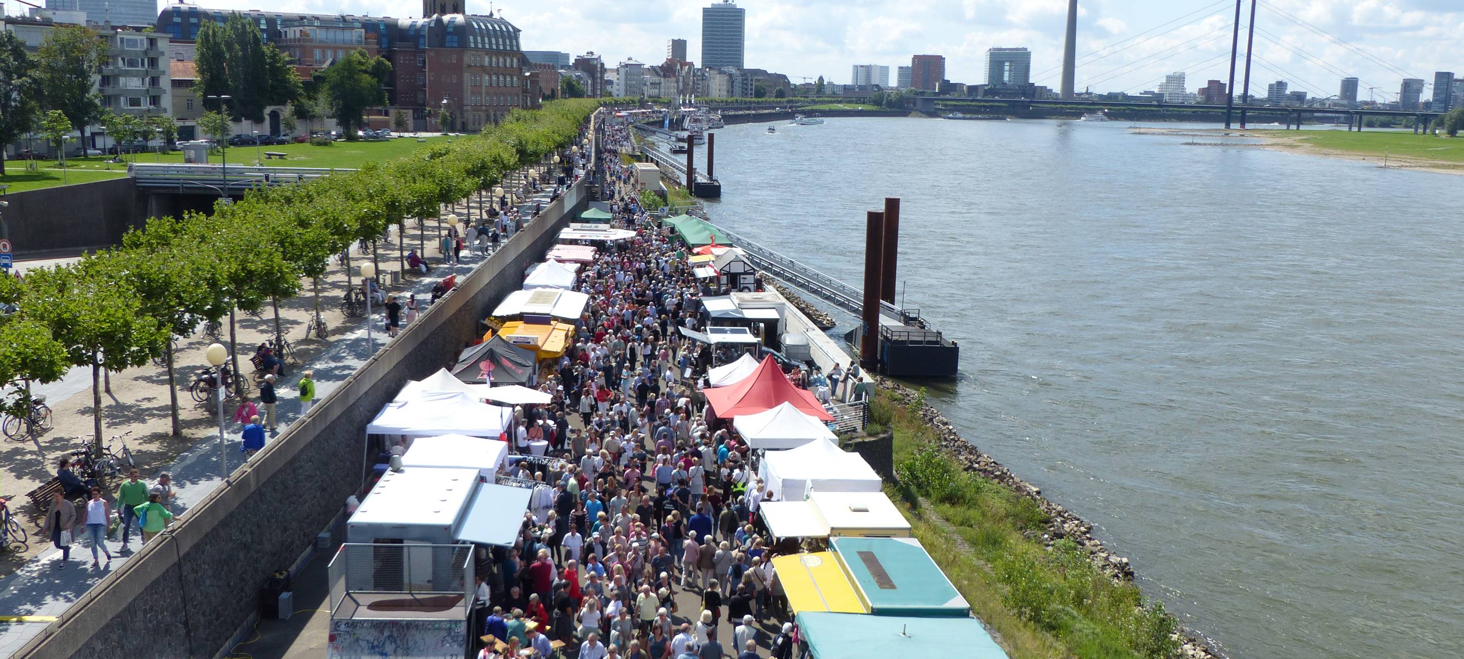 Heute ist Fischmarkt in Düsseldorf