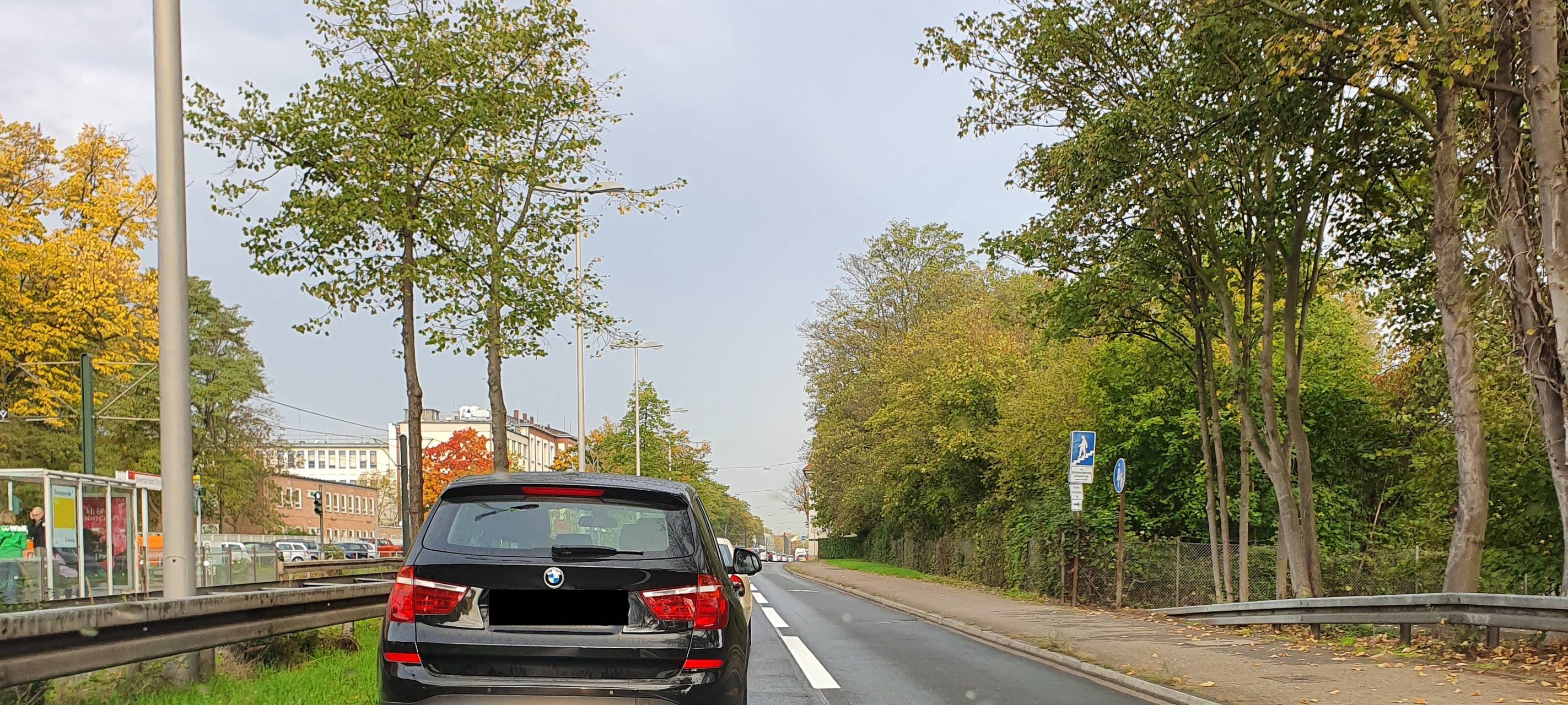 Stau auf der Umweltspur auf der Werstener Straße.