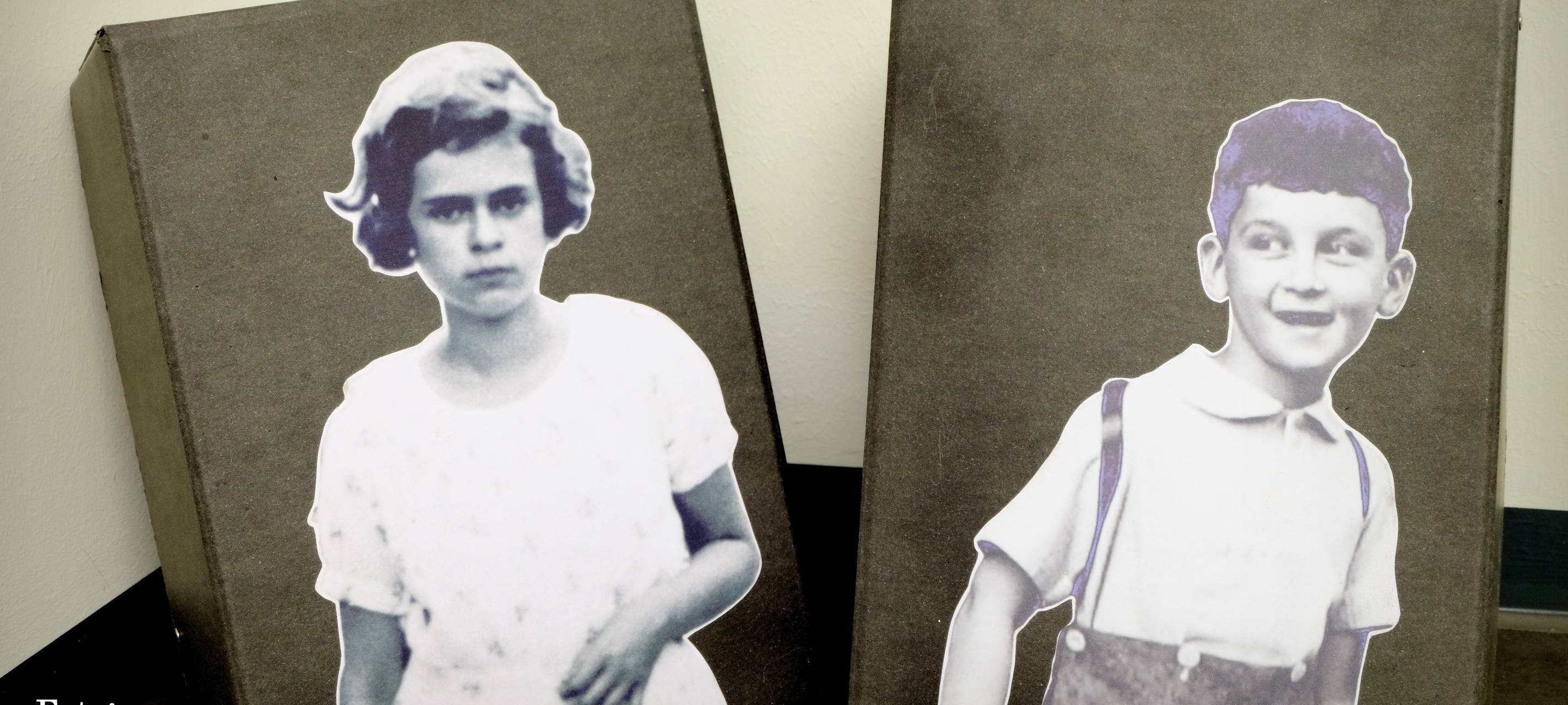 Infozettel für Falschparker an Düsseldorfer Gedenkstätte