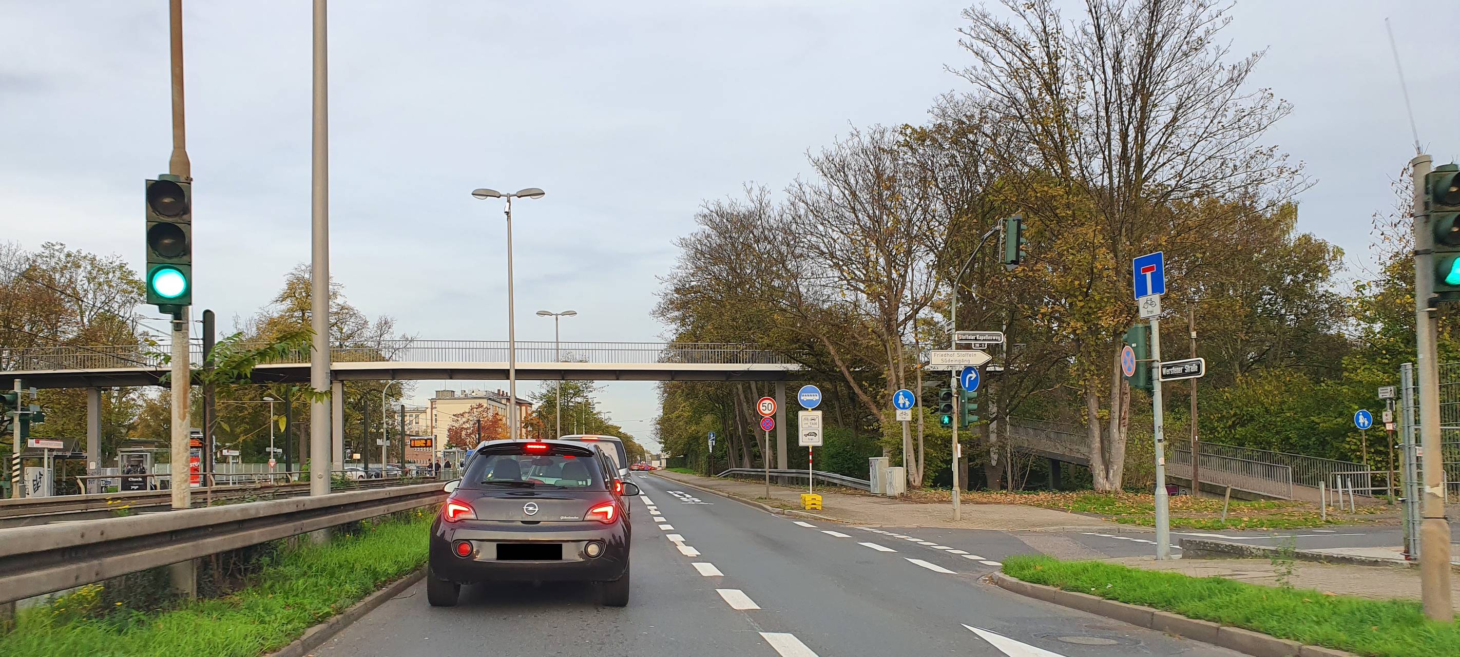 Stau auf der Umweltspur auf der Werstener Straße.