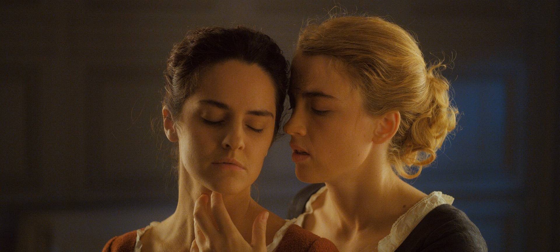 Die körperliche Nähe wird für beide Frauen zur Herausforderung.