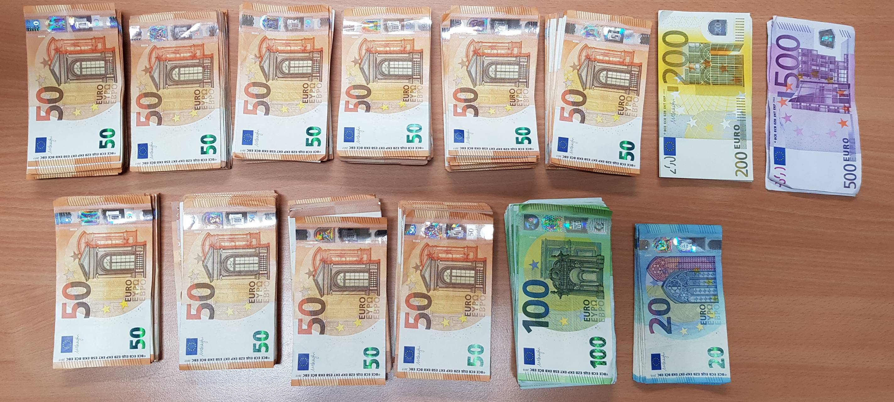 Polizei nimmt großen Drogendealer fest