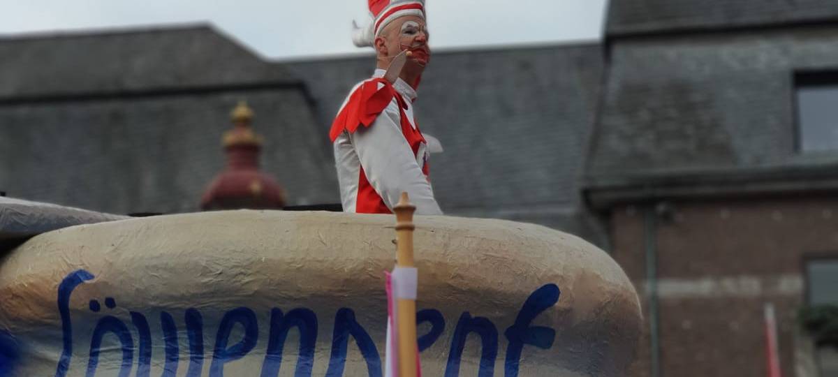 Hoppeditz-Erwachen am Düsseldorfer Rathaus