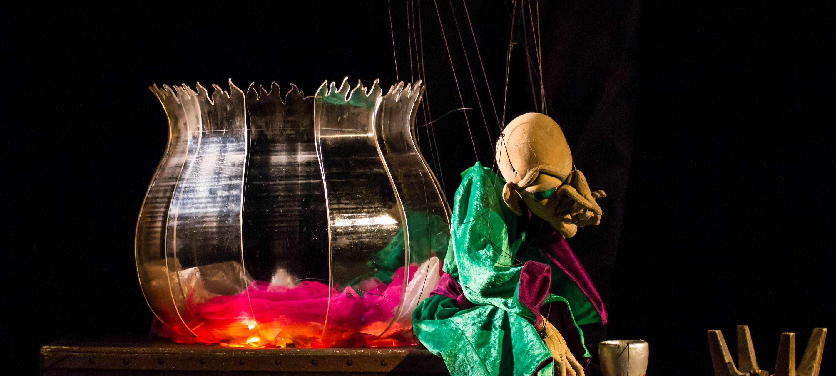 Düsseldorfer Marionettentheater: Neue Lüftung kommt per Kran