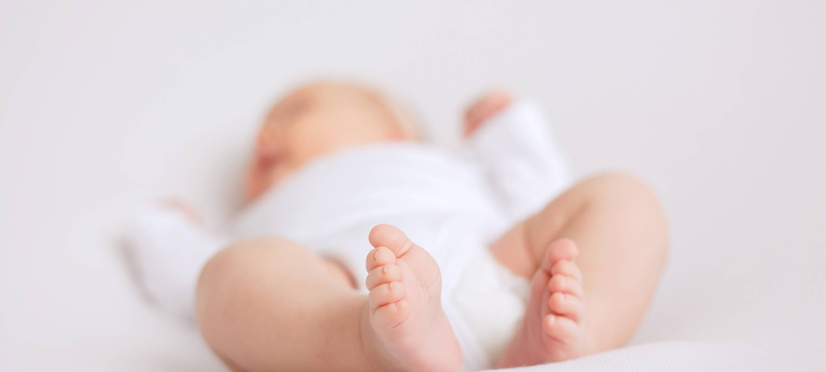 Faktencheck: Helfen Bernsteinketten Babys beim Zahnen?