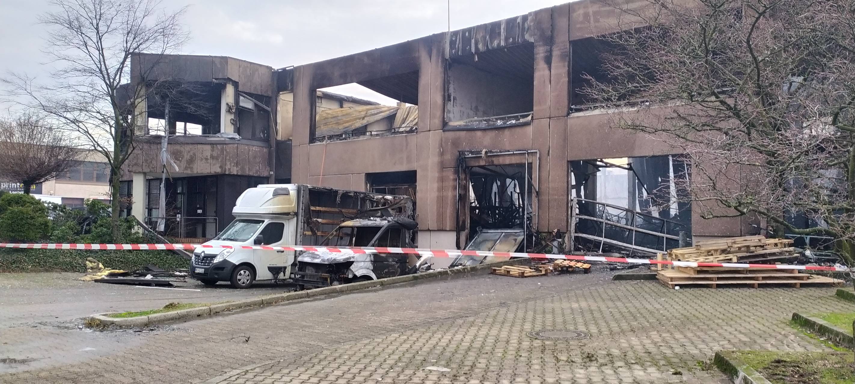 Feuer in Heerdt: Großeinsatz für die Feuerwehr