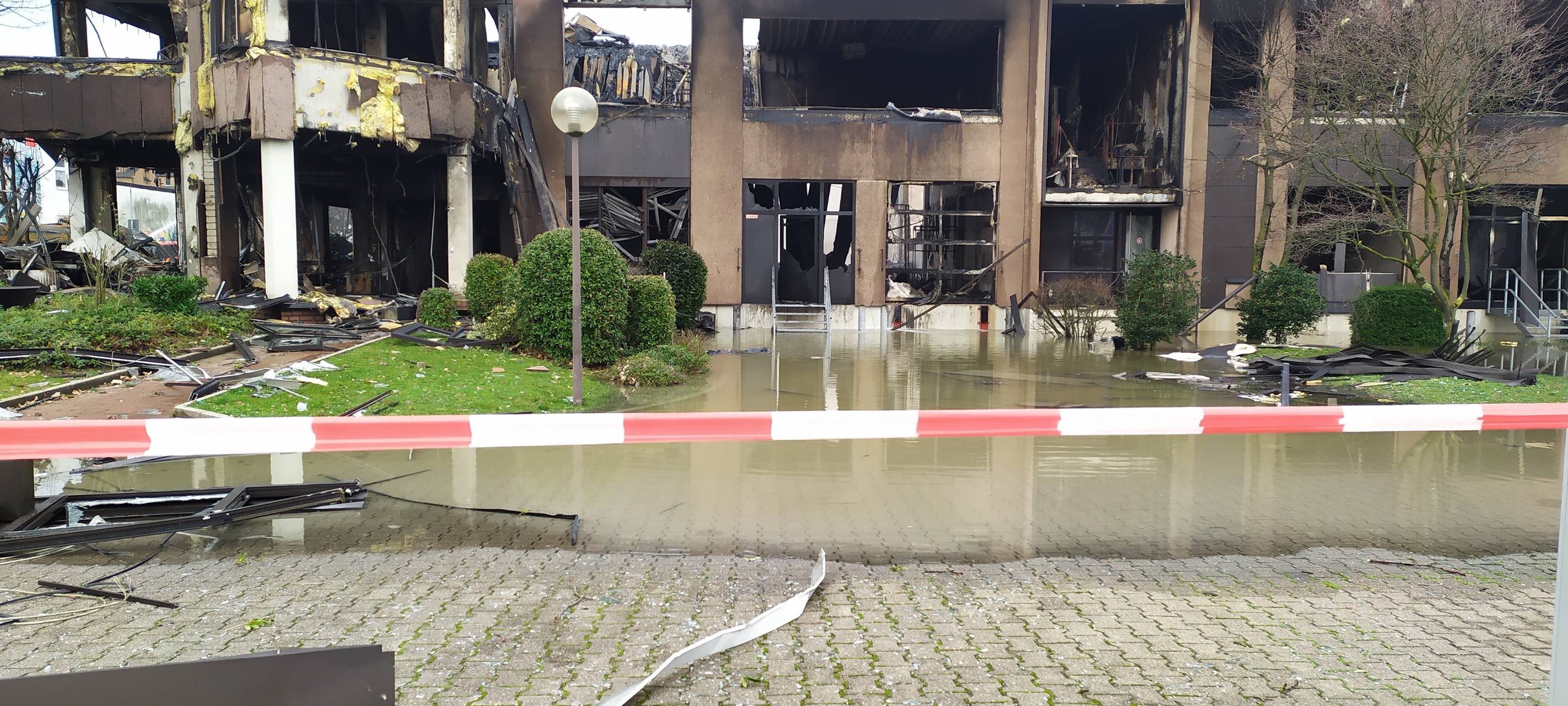 Feuer in Heerdt: Großeinsatz für die Feuerwehr
