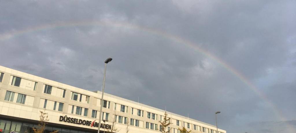 Die Außenansicht der Düsseldorf Arcaden am Bilker Bahnhof.