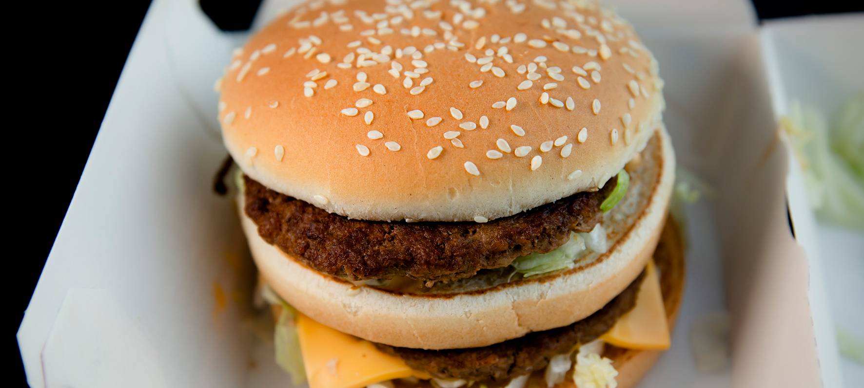 Mehr Lohn für Mitarbeiter von Fast-Food-Ketten gefordert