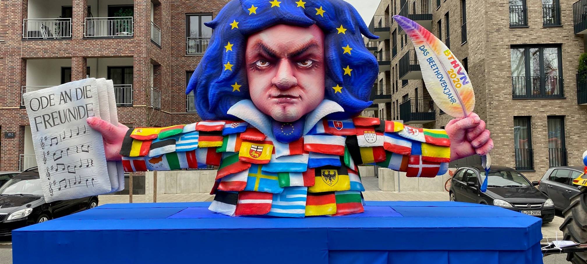 HELAU! - Die Mottowagen von Jacques Tilly