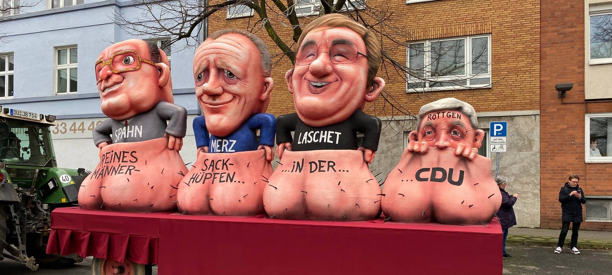 HELAU! - Die Mottowagen von Jacques Tilly