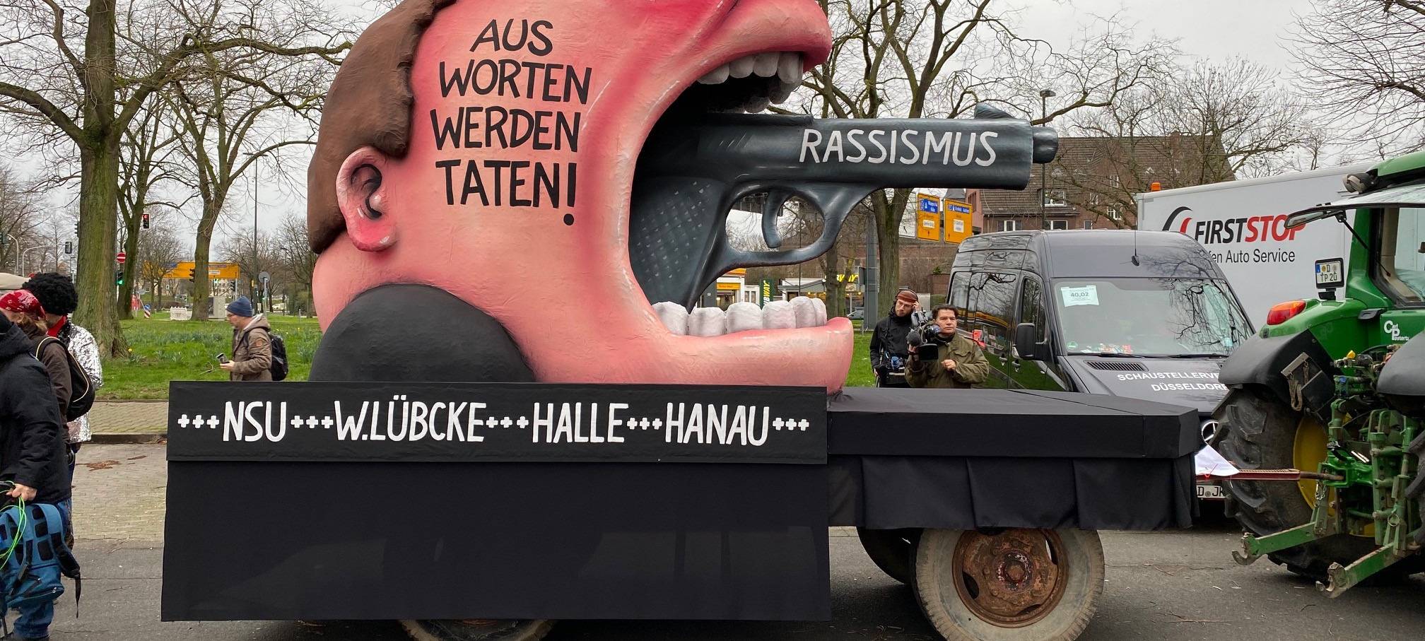 HELAU! - Die Mottowagen von Jacques Tilly