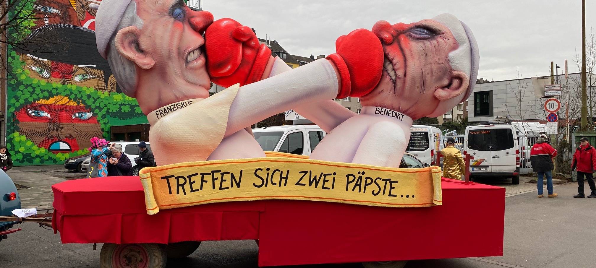 HELAU! - Die Mottowagen von Jacques Tilly