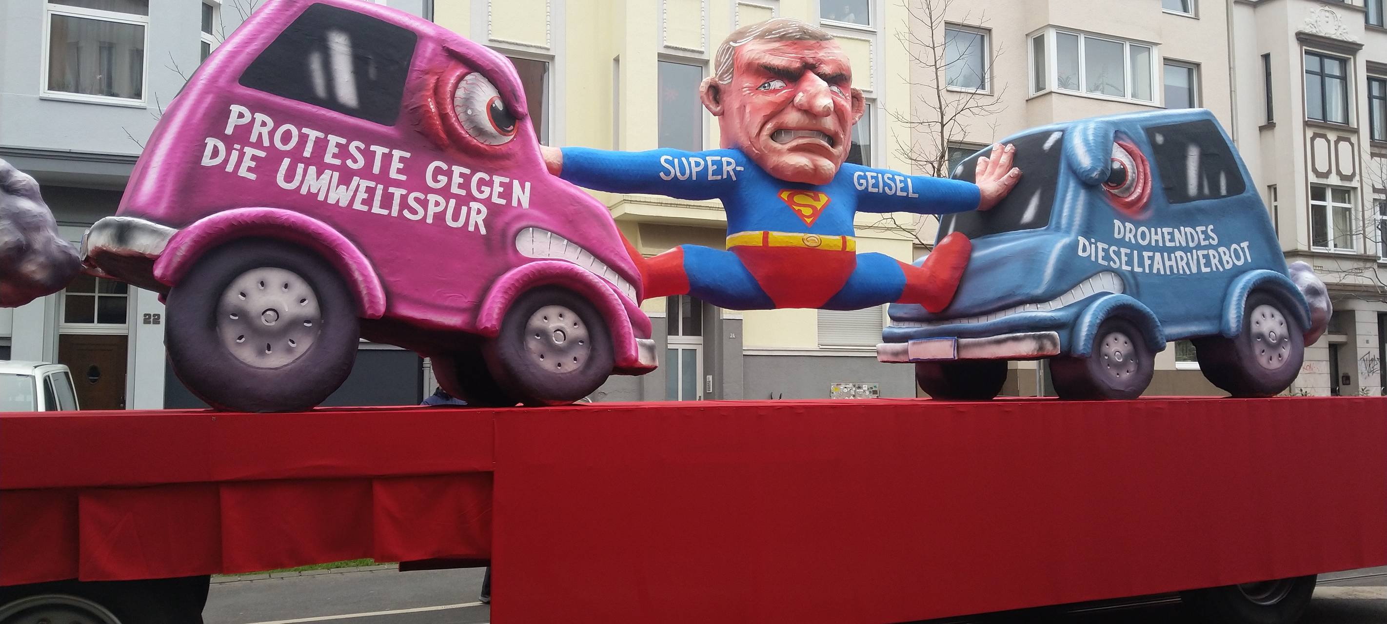 HELAU! - Die Mottowagen von Jacques Tilly