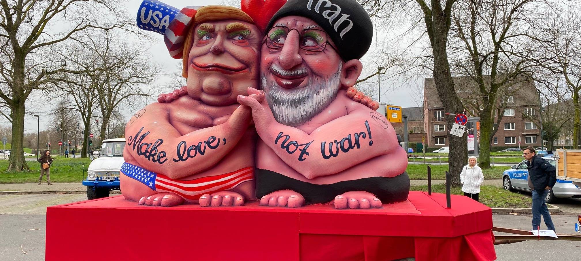 HELAU! - Die Mottowagen von Jacques Tilly