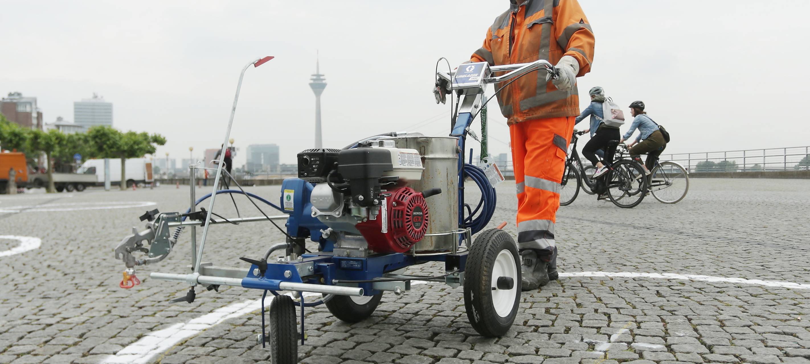 360 Kreise als Abstandsmarkierungen in Corona-Zeiten