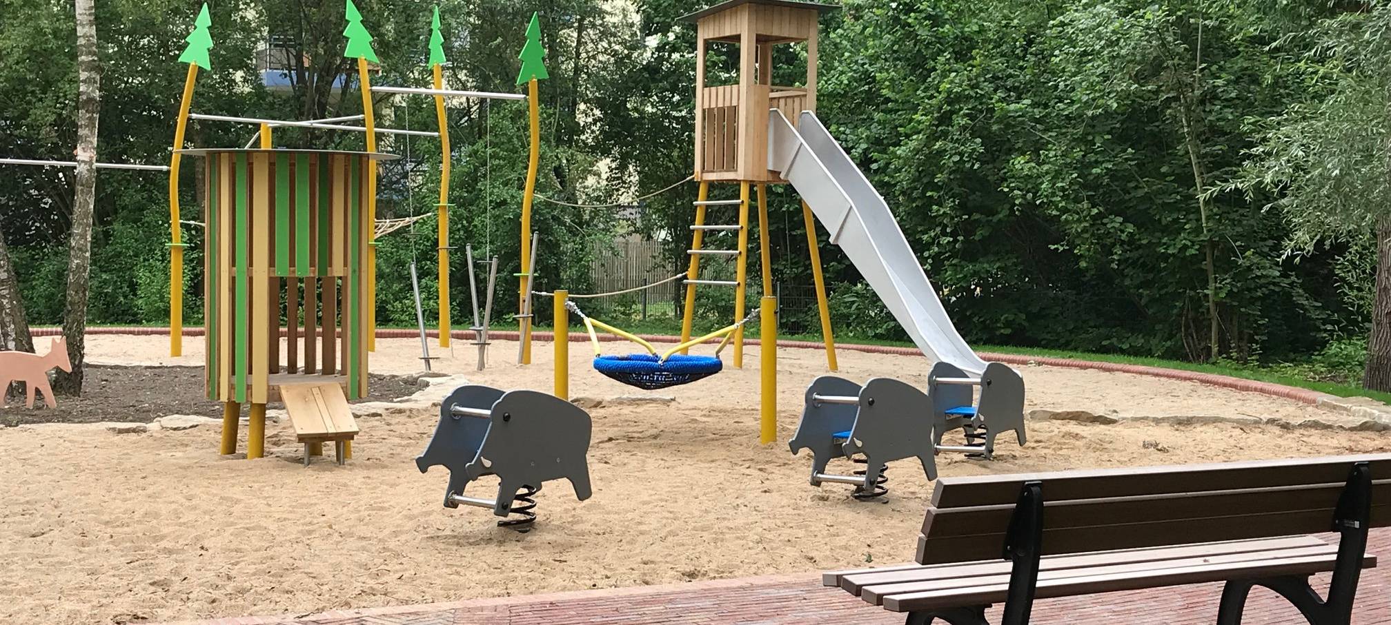 Ein Kinderspielplatz ohne Kinder