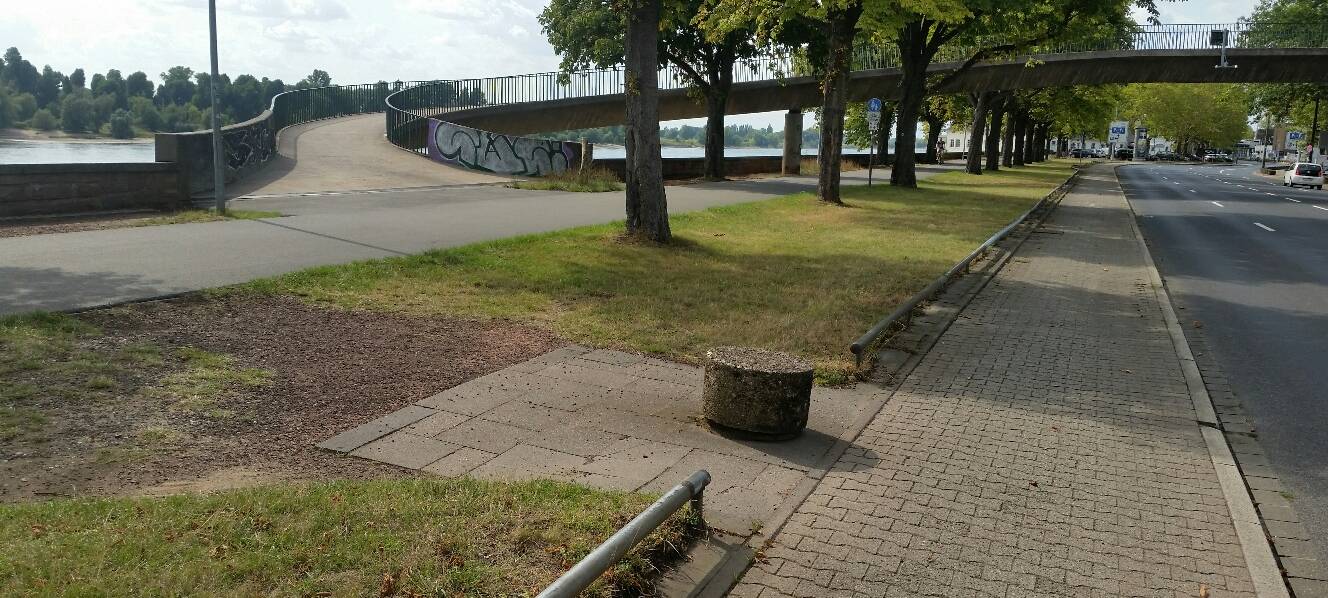 Düsseldorf: Abriss der Fußgängerbrücke am Nordpark startet