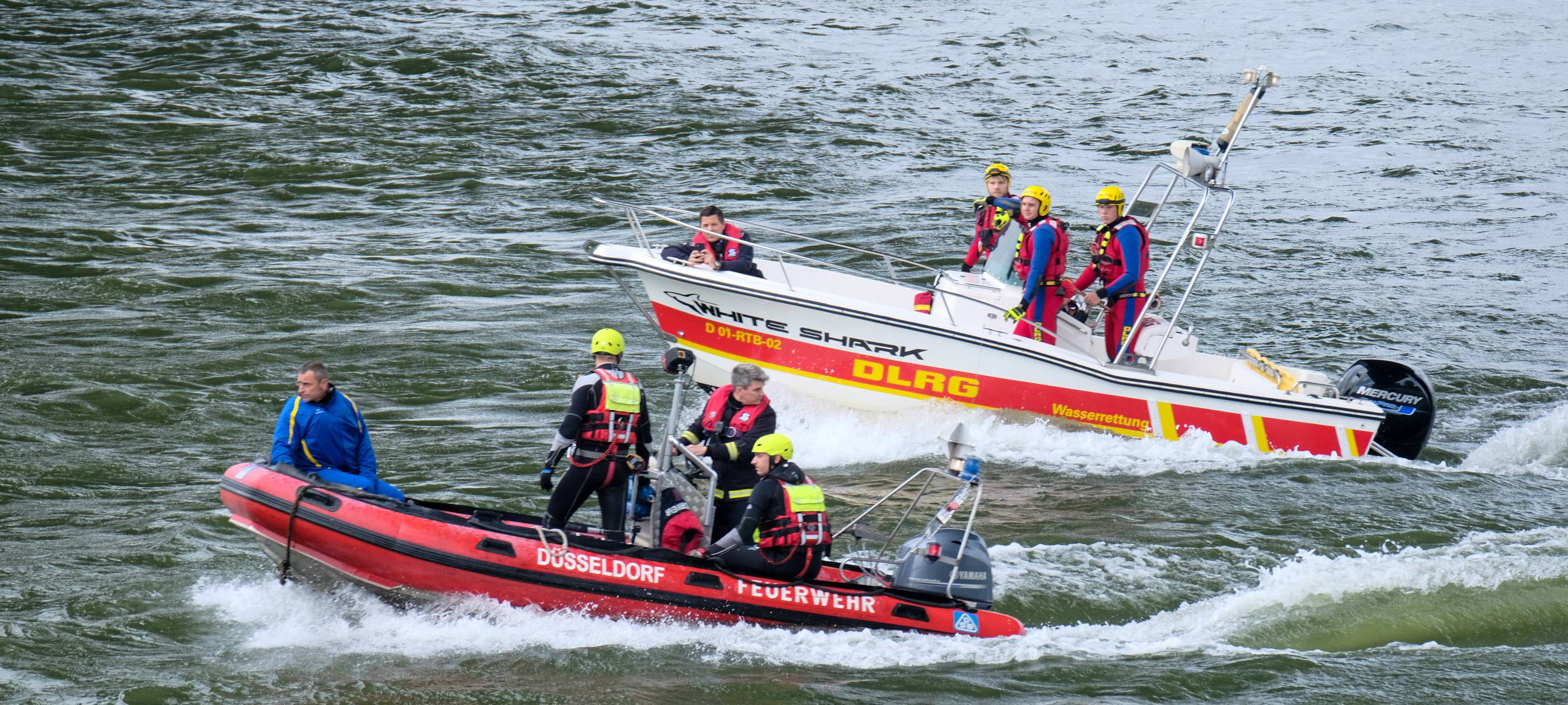 Feuerwehr warnt vor dem Schwimmen im Rhein