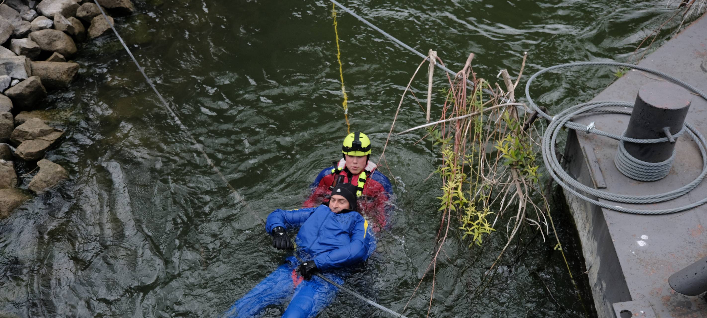 Feuerwehr warnt vor dem Schwimmen im Rhein