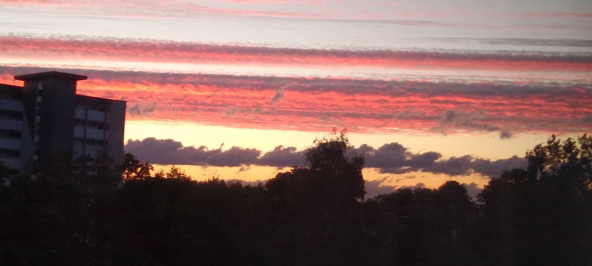 Glühende Wolken: Experten liefern Erklärung