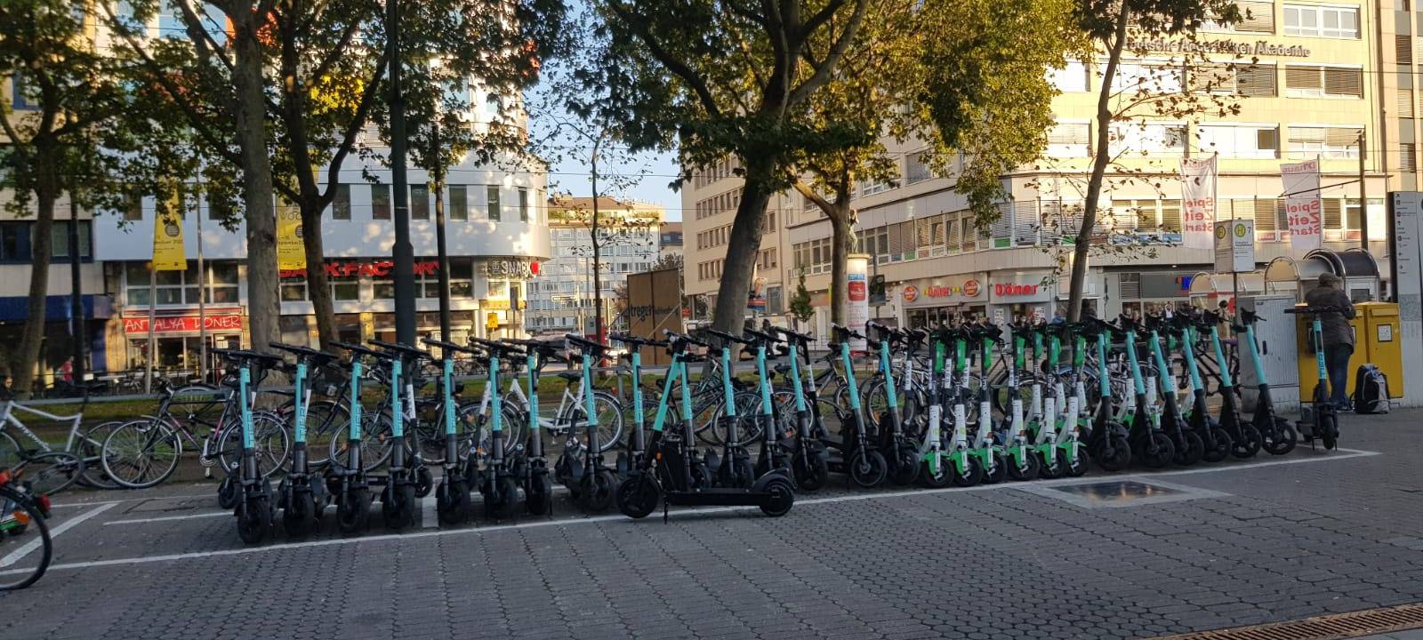 Düsseldorf - Zu viele schwere Unfälle mit E-Scootern