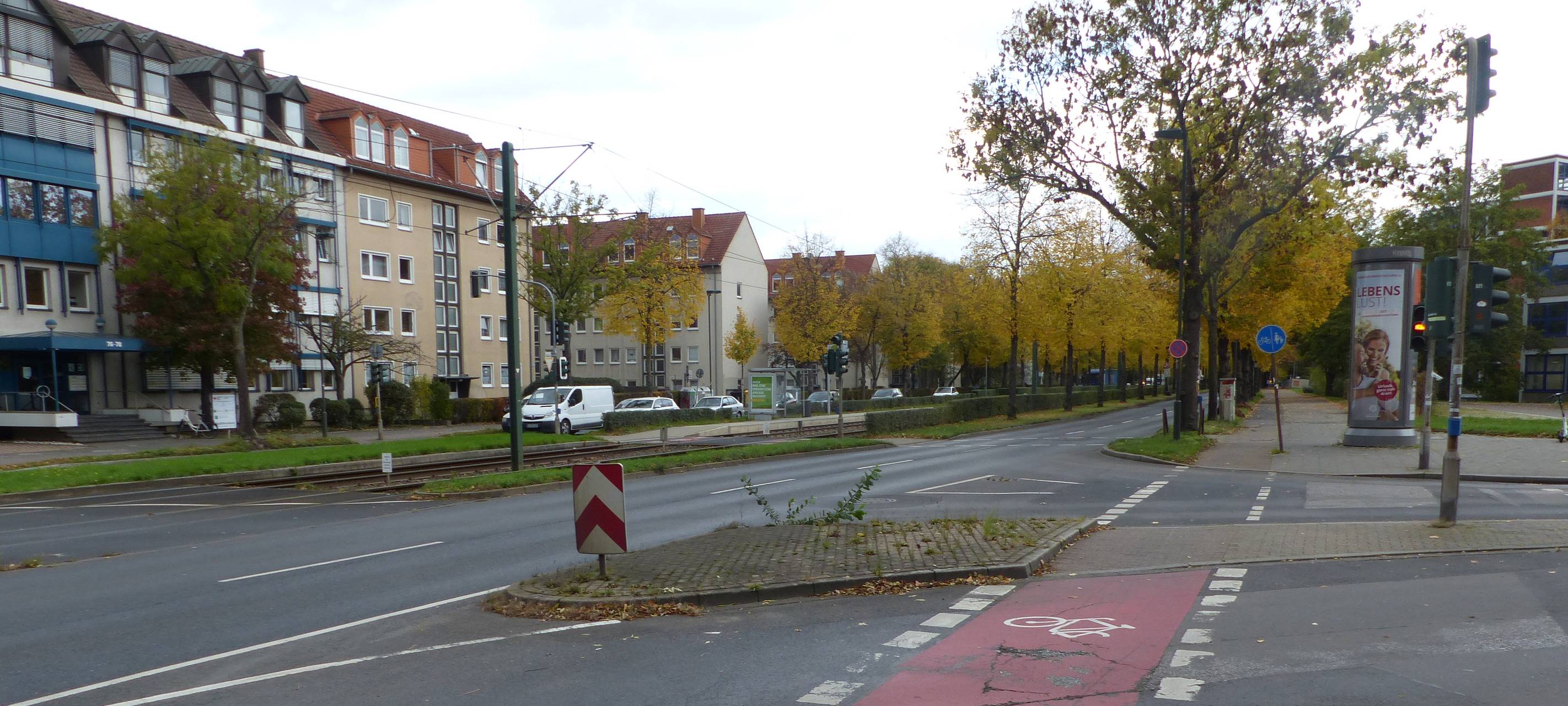 Düsseldorf: Bauarbeiten Auf`m Hennekamp