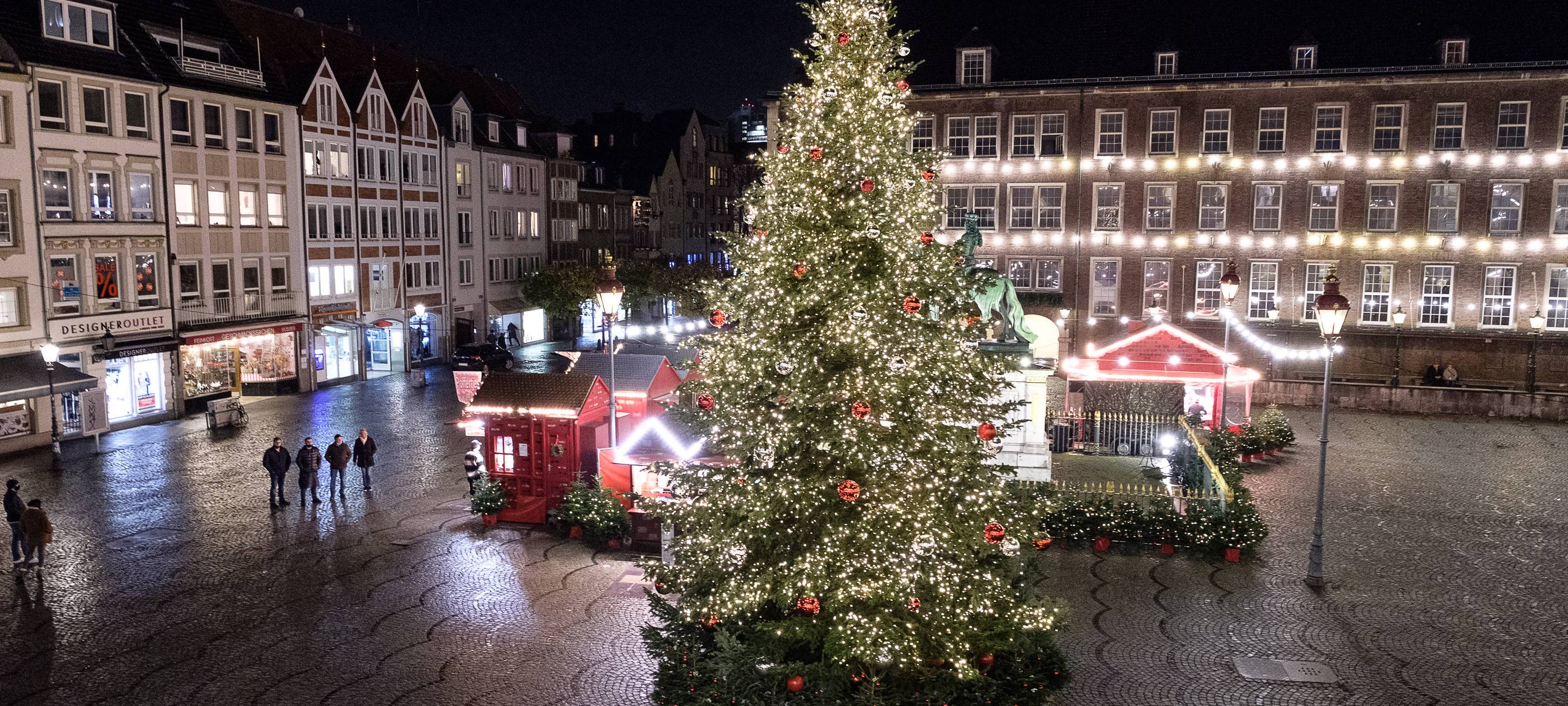 Düsseldorf: Beleuchtung sorgt für Weihnachtsstimmung