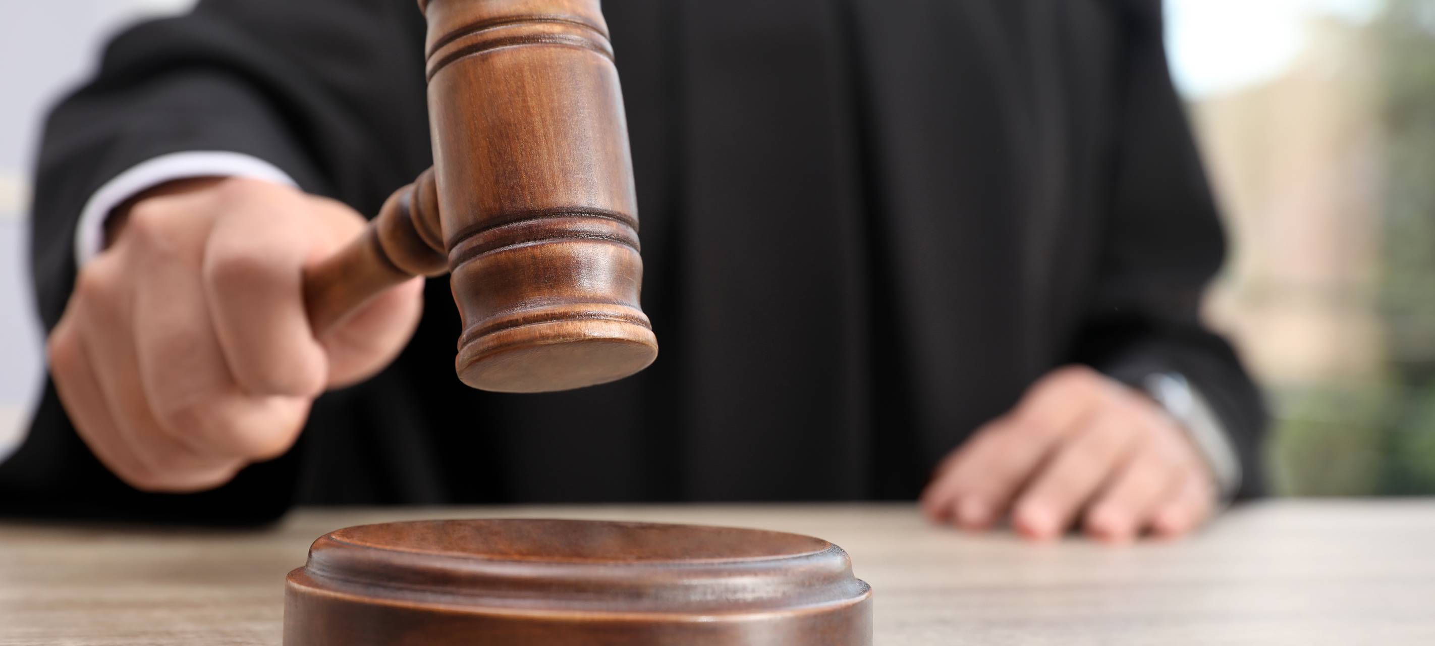 Düsseldorf: Metzelder zu 10 Monaten auf Bewährung verurteilt