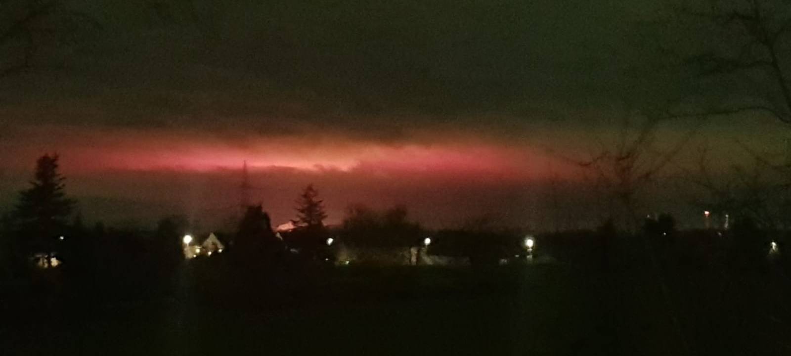 Düsseldorf & der rote Himmel: Rätsel gelöst!