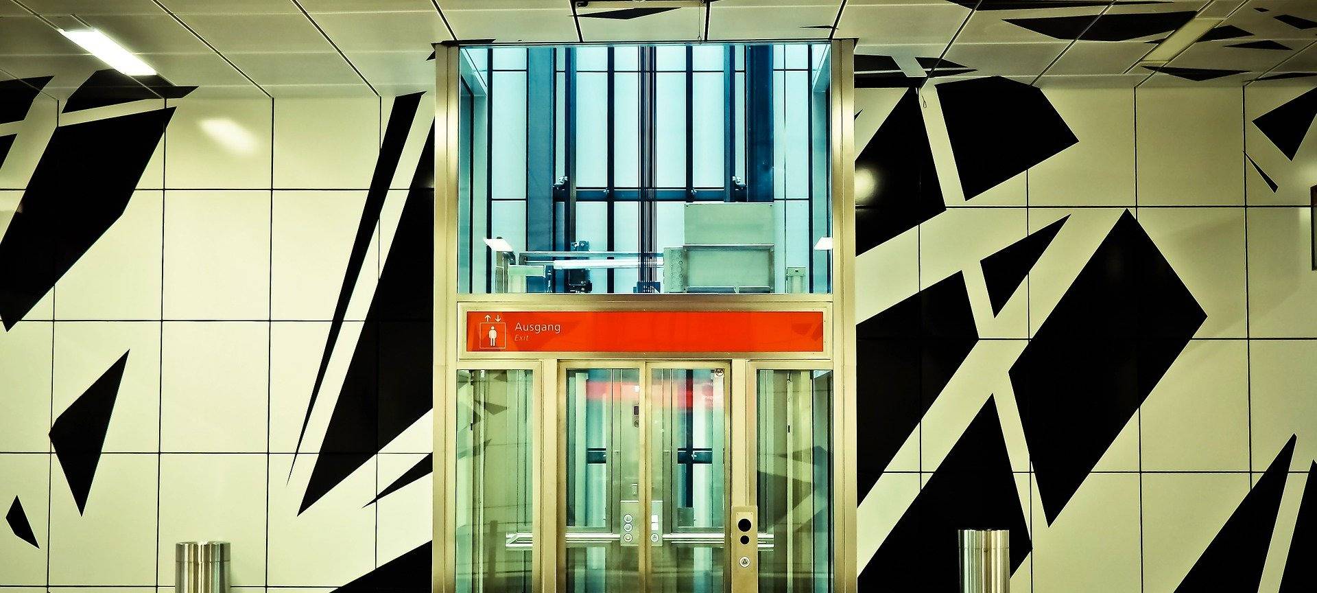 Ein Aufzug im U-Bahnhof "Pempelforter Straße".