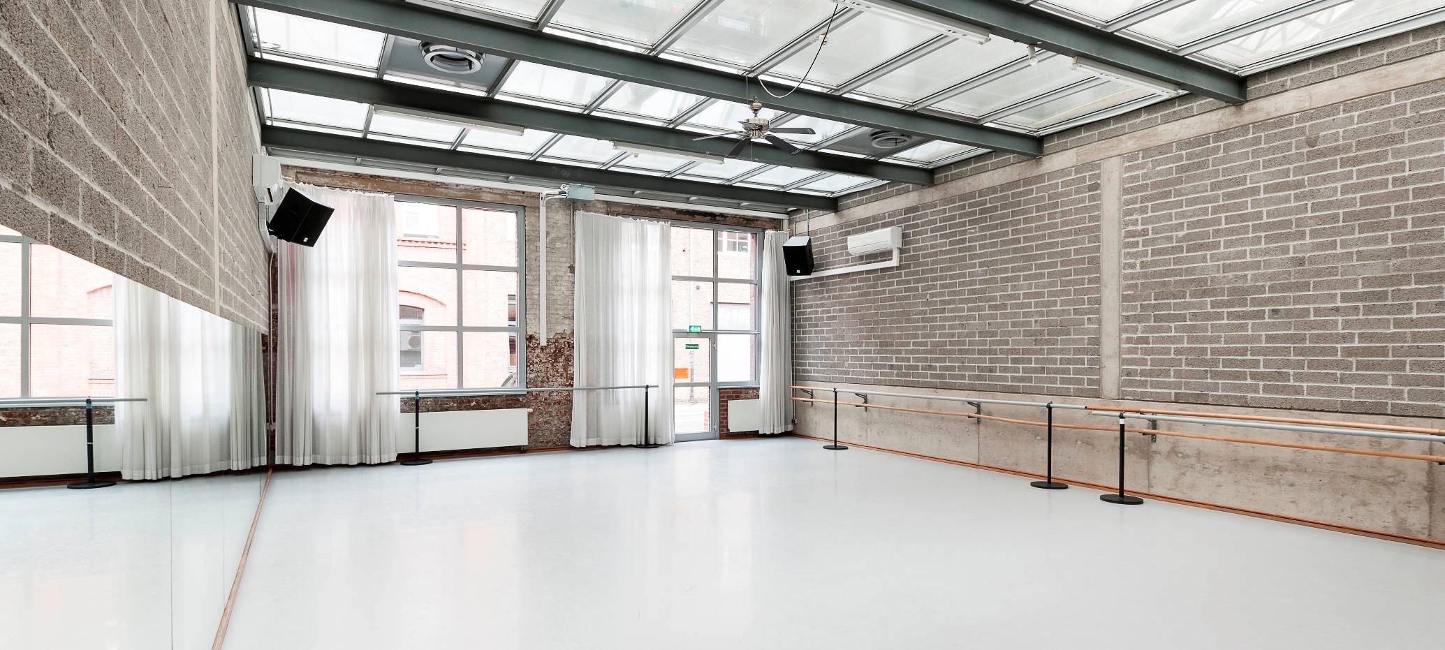 09. und 10. August - "Volume Up: Sorour Darabi: Savušun"