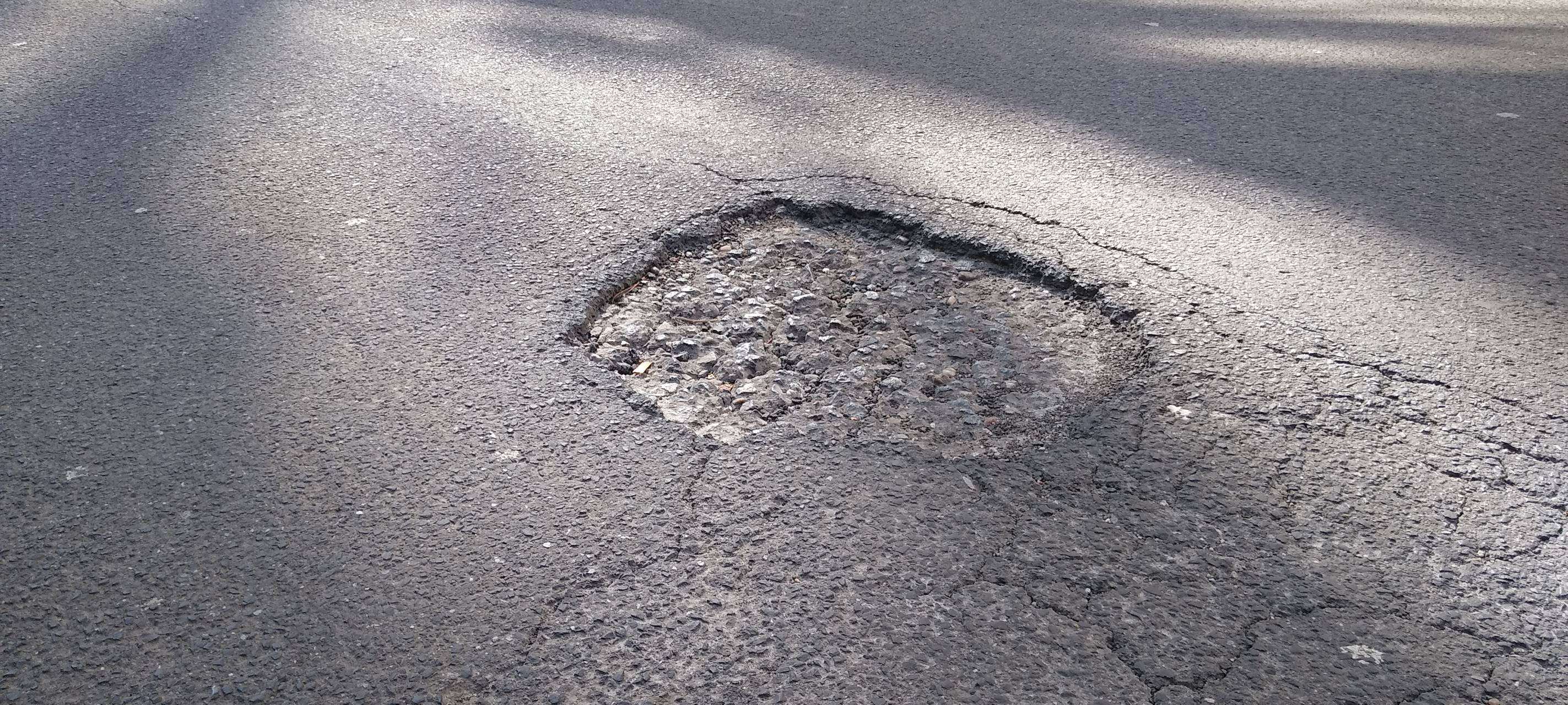 Düsseldorf: wieder viele Schlaglöcher auf den Straßen