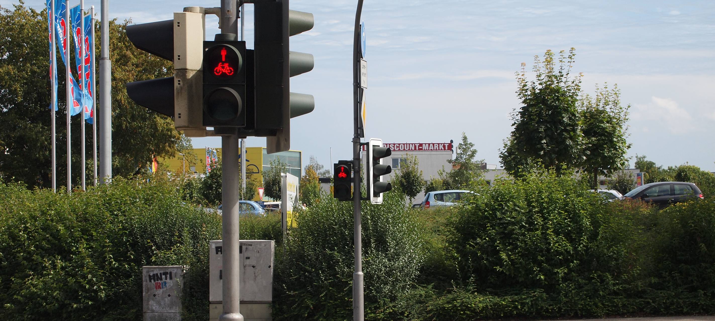 Bei "Rot" gegangen? Mann stirbt nach Unfall in Düsseldorf