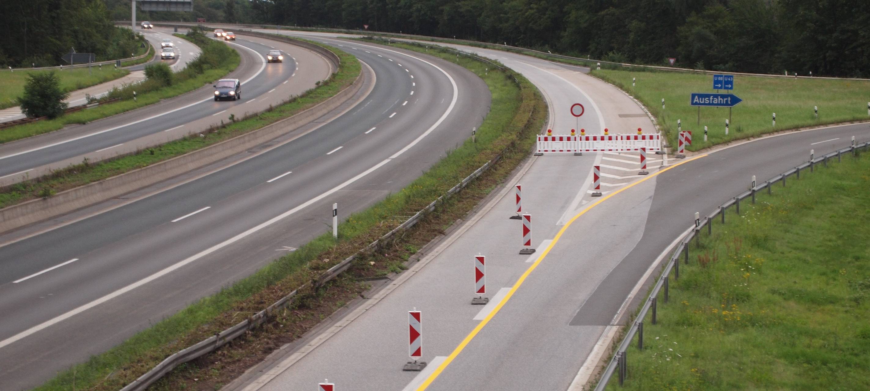 Markierungsarbeiten auf der A3 Richtung Köln