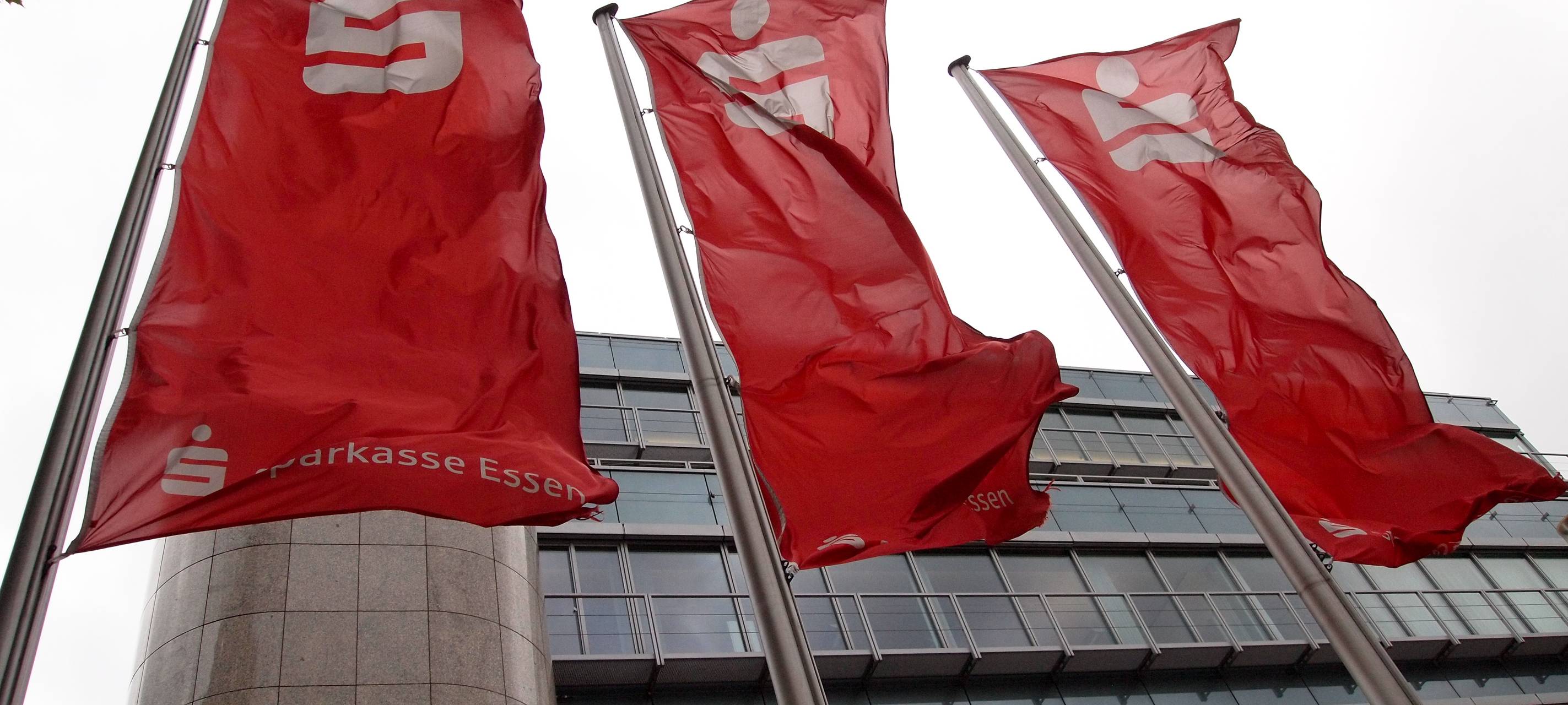 Volle Konten: SSK Düsseldorf kündigt Kunden