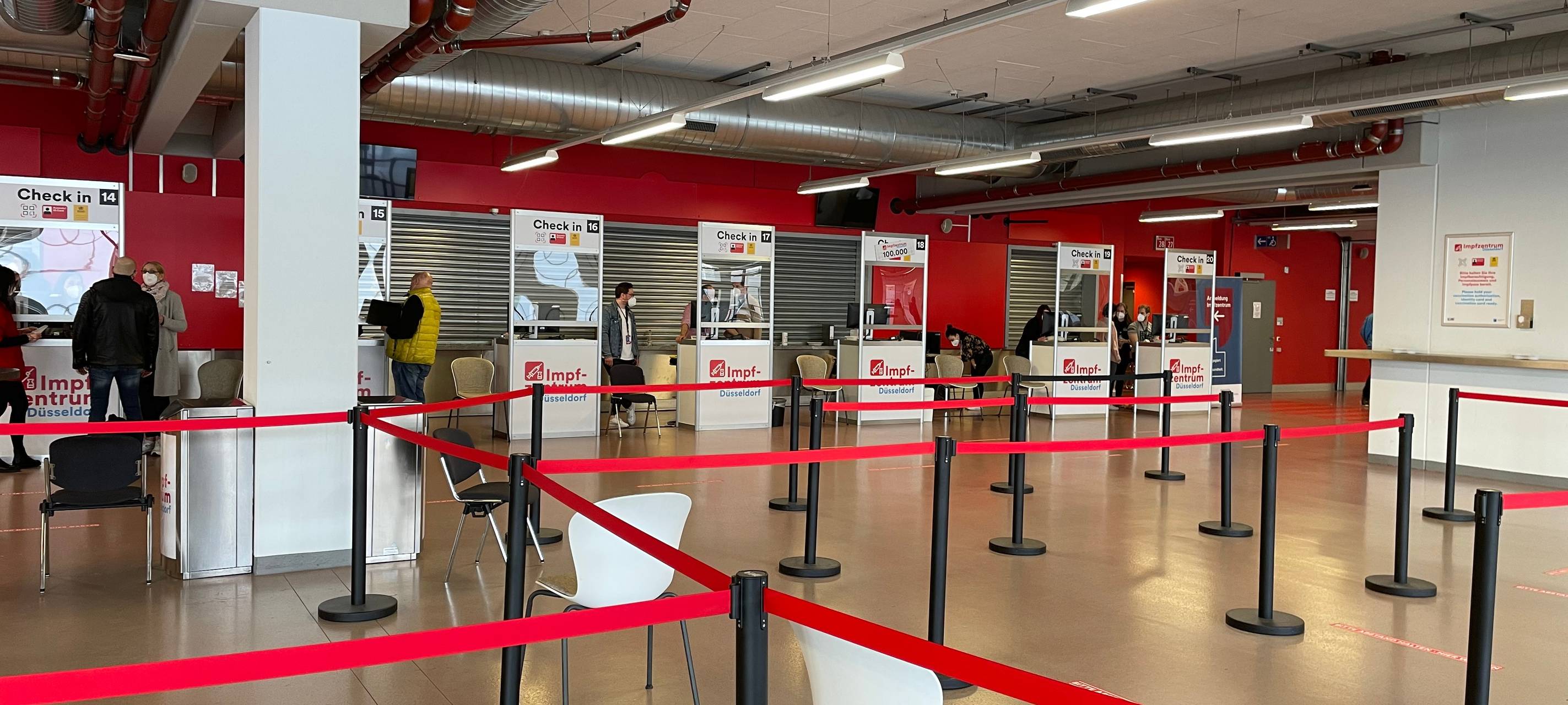 Ein Rundgang durch das Düsseldorfer Impfzentrum