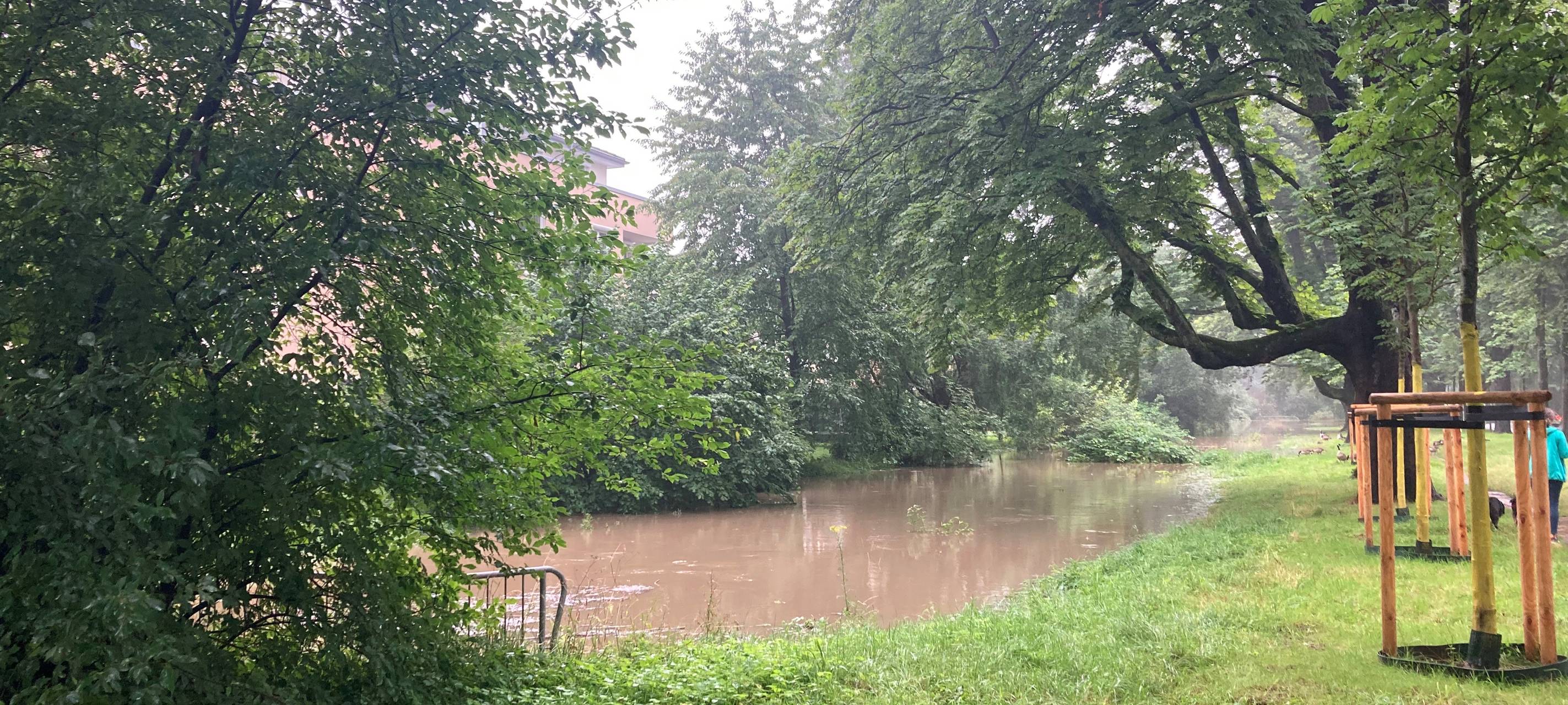 Hochwasser in Düsseldorf: Katastrophenschutz