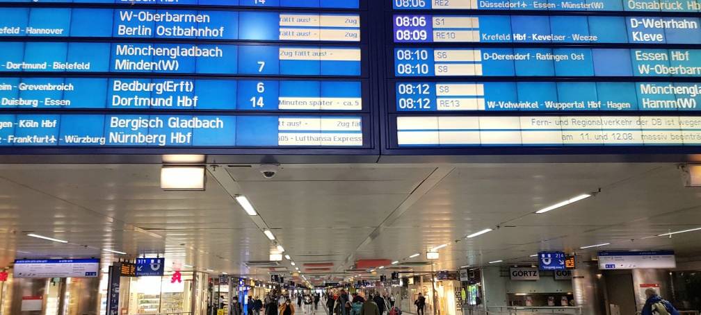 Monitore am Düsseldorfer Hauptbahnhof werden erneuert