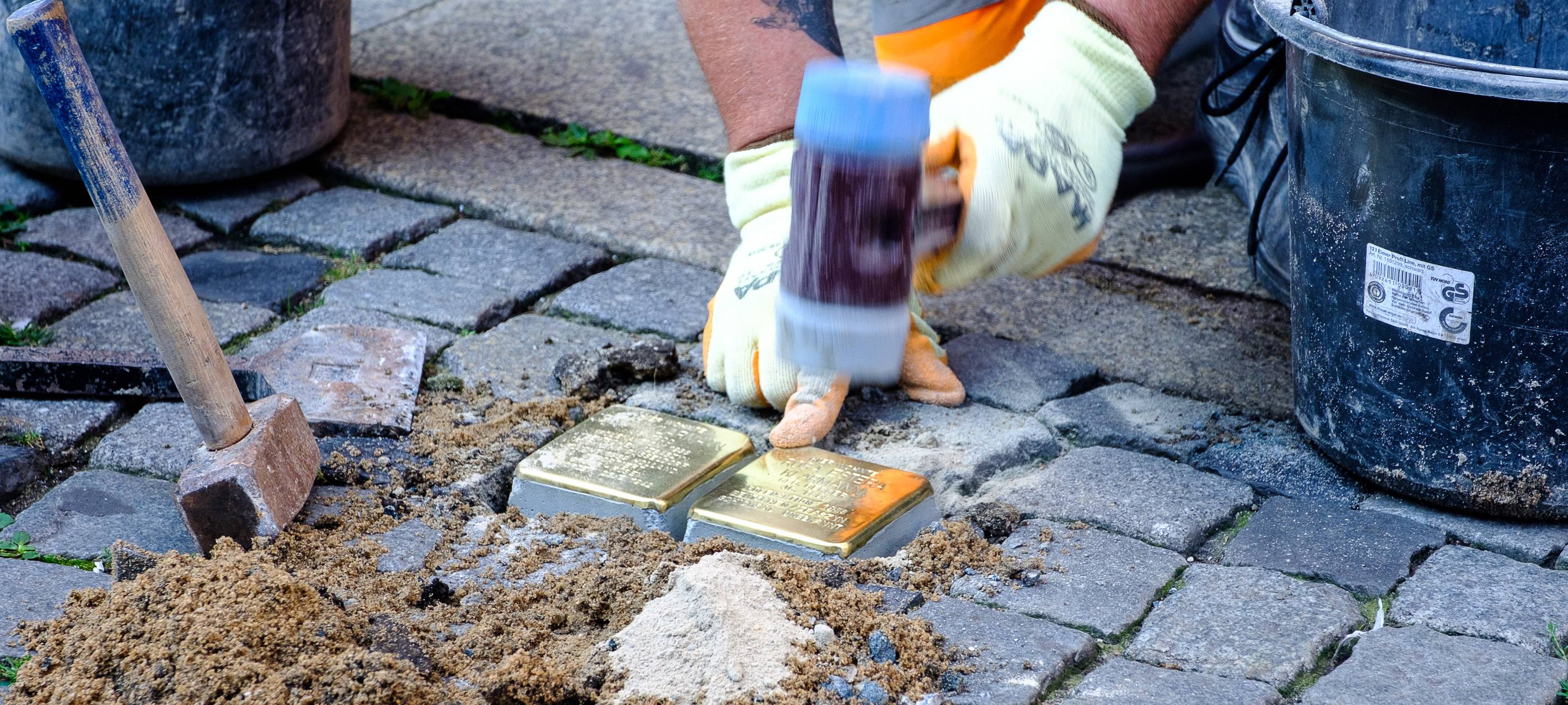 Nazi-Terror: 22 weitere "Stolpersteine" in Düsseldorf