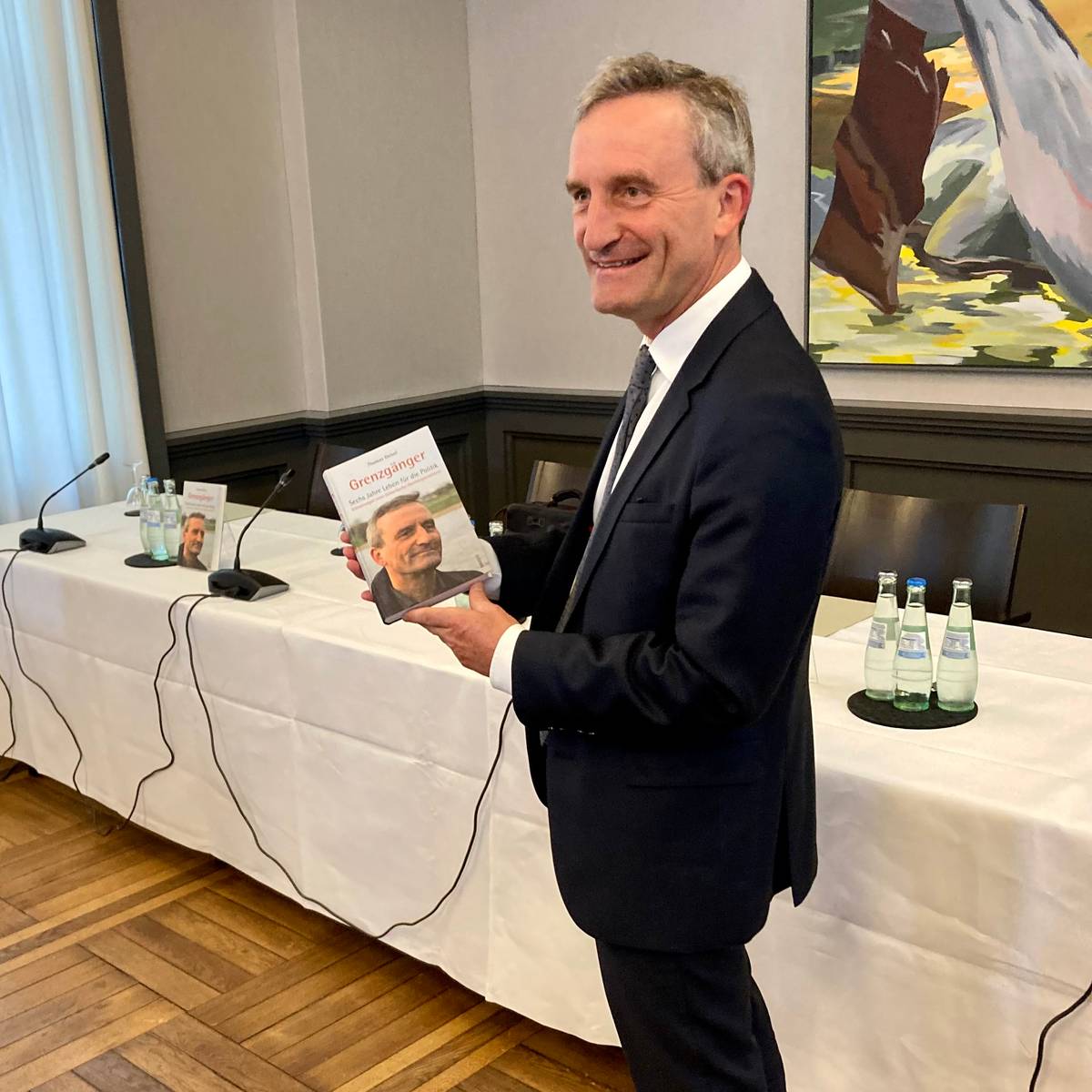 Düsseldorf AltOB Geisel präsentiert neues Buch Antenne Düsseldorf