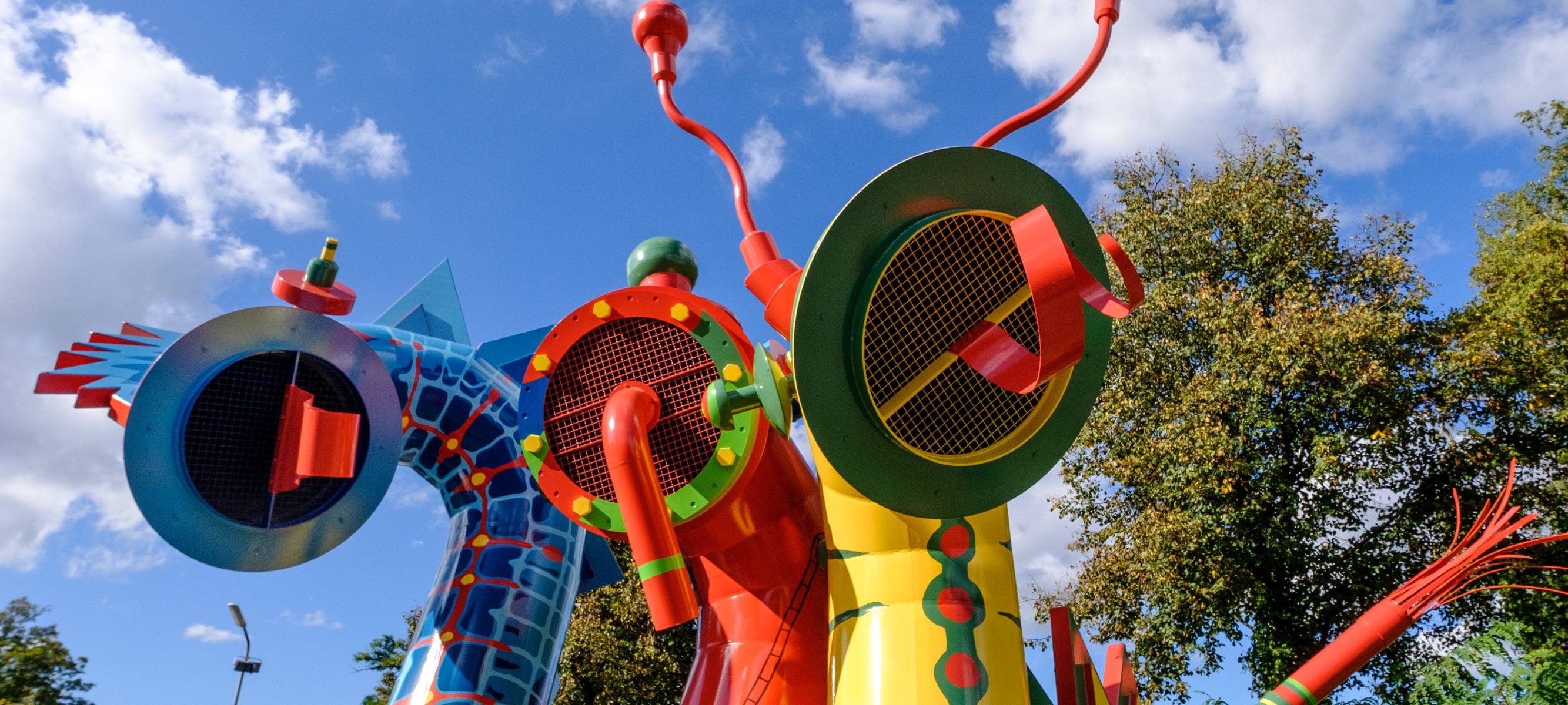 Düsseldorf-Oberbilk: Nessy-Skulptur erneuert
