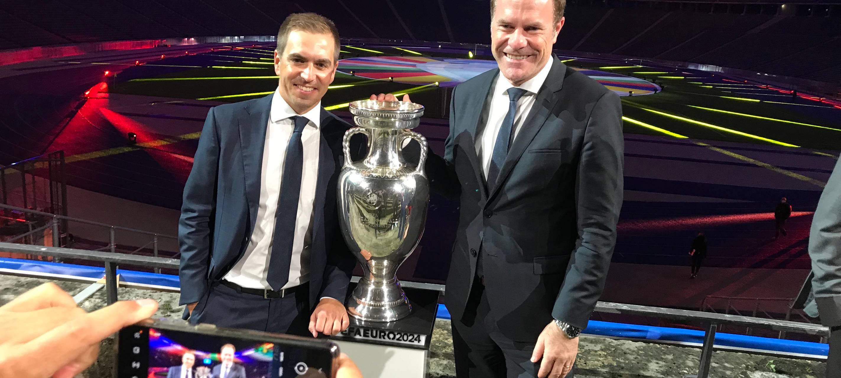 Ehrengäste der UEFA in Düsseldorf zu Gast