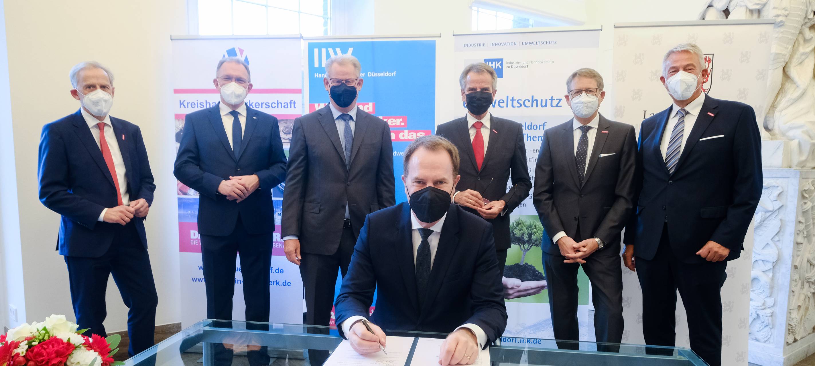 Düsseldorf: Stadt & Wirtschaft unterzeichnen Klimapakt